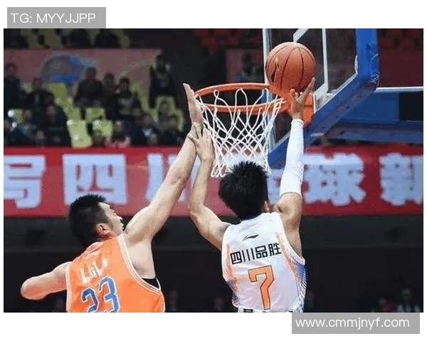 重庆篮球队阵地战解析：战术布局与球员配合的深度剖析